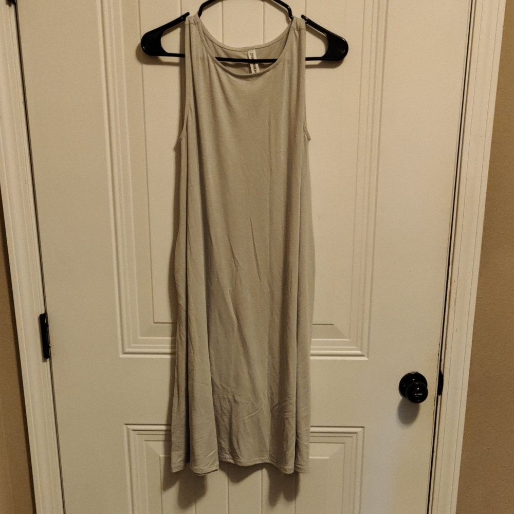 Elegant Sleeveless Beige Midi Dress